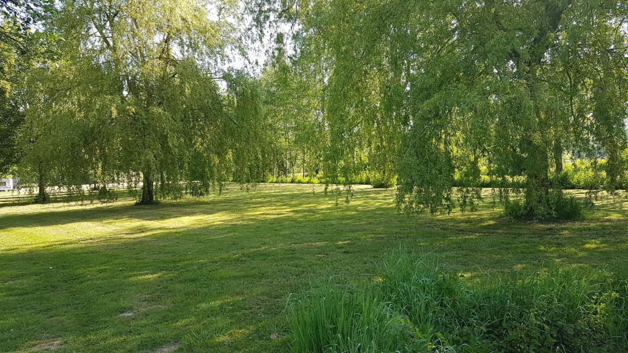 Gite Du Vieux Saule 1 Gite Avec Spa Privatif Pour 2 Personnes 1 Suite Familiale Sans Spa Vieil-Hesdin Kültér fotó